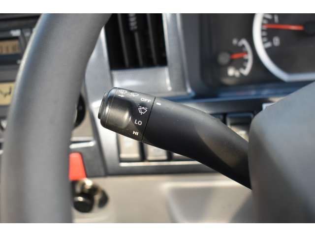 ISUZU ELF 2018 Image 31