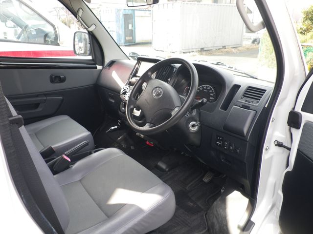 TOYOTA LITEACE VAN 4WD 2015 Image 31