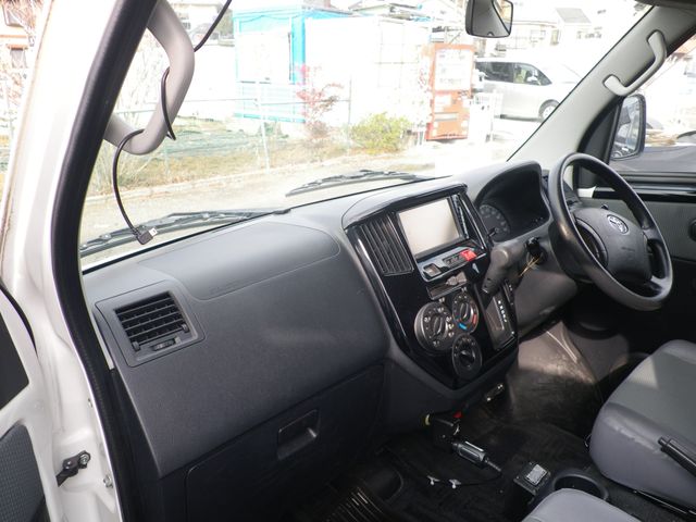 TOYOTA LITEACE VAN 4WD 2015 Image 31