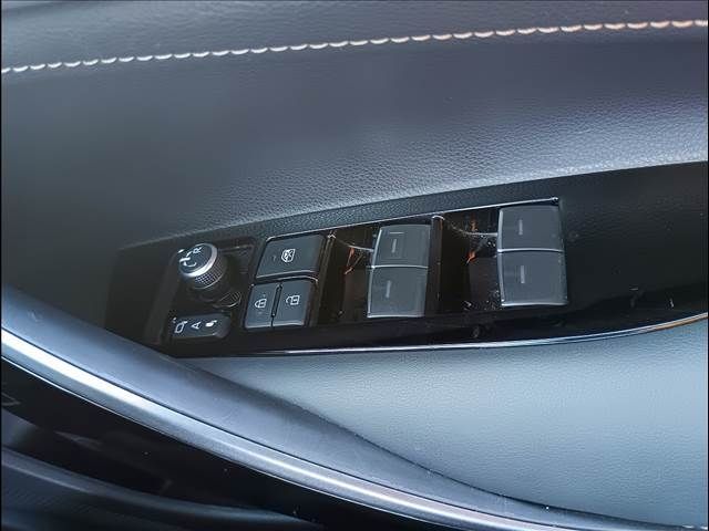 TOYOTA COROLLA TOURING HYBR 2023 Image 31