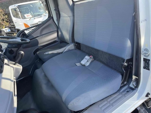 MITSUBISHI CANTER 2014 Image 31