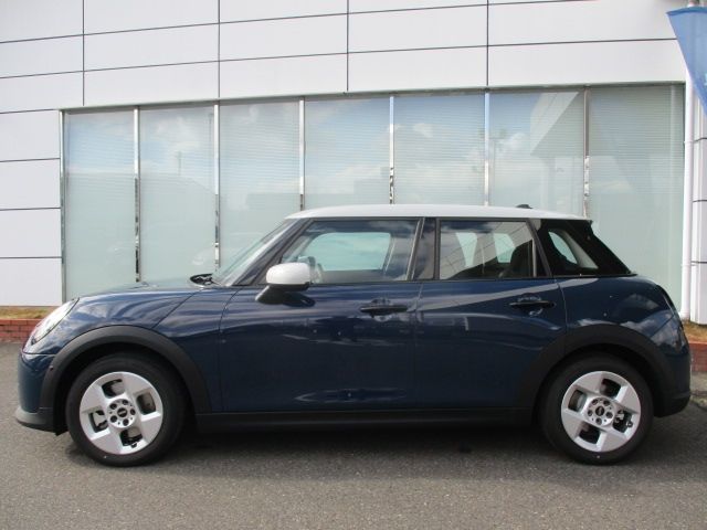 BMW MINI COOPER 5DOOR 2025 Image 31
