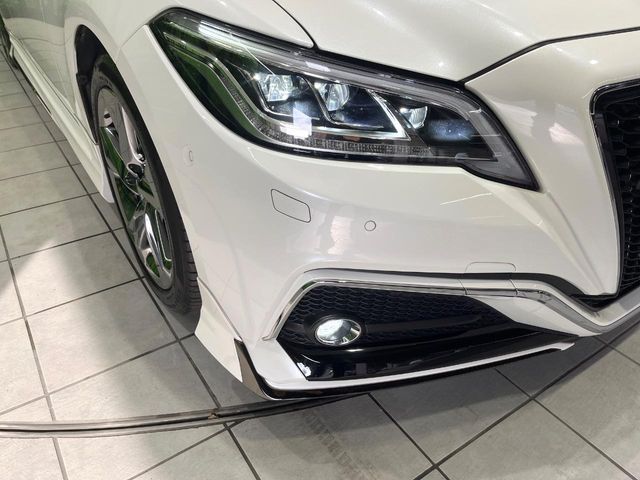 TOYOTA CROWN SEDAN HYBRID 2018 Image 31