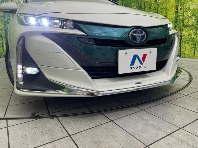TOYOTA PRIUS PHV 2017 Image 31