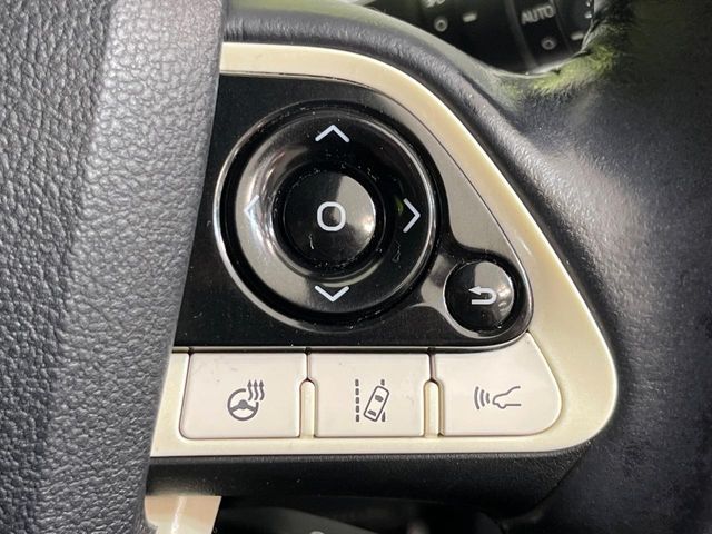 TOYOTA PRIUS PHV 2017 Image 31