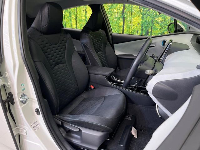 TOYOTA PRIUS PHV 2017 Image 31