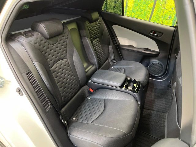 TOYOTA PRIUS PHV 2017 Image 31