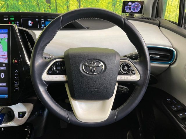 TOYOTA PRIUS PHV 2017 Image 31