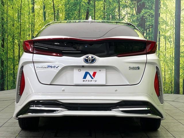 TOYOTA PRIUS PHV 2017 Image 31