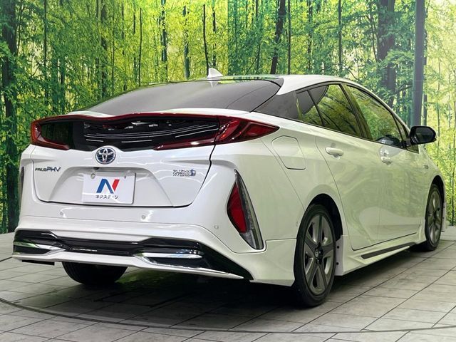 TOYOTA PRIUS PHV 2017 Image 31