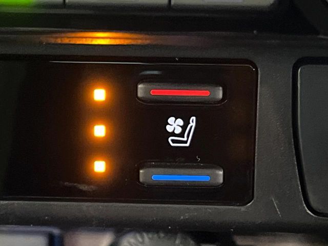 TOYOTA RAV4 HYBRID 4WD 2022 Image 31