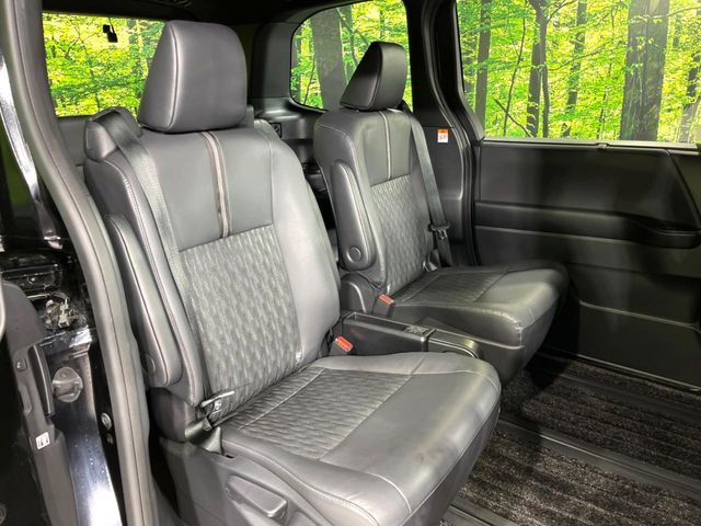 TOYOTA NOAH HYBRID 4WD 2023 Image 31