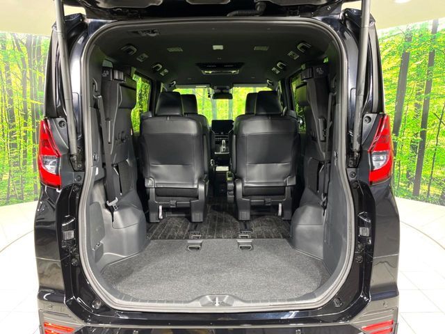 TOYOTA NOAH HYBRID 4WD 2023 Image 31