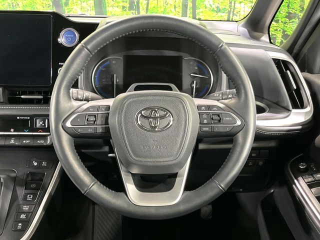 TOYOTA NOAH HYBRID 4WD 2023 Image 31