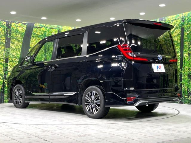 TOYOTA NOAH HYBRID 4WD 2023 Image 31