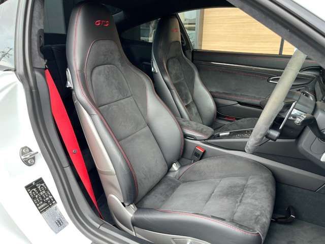 PORSCHE 911 2018 Image 31