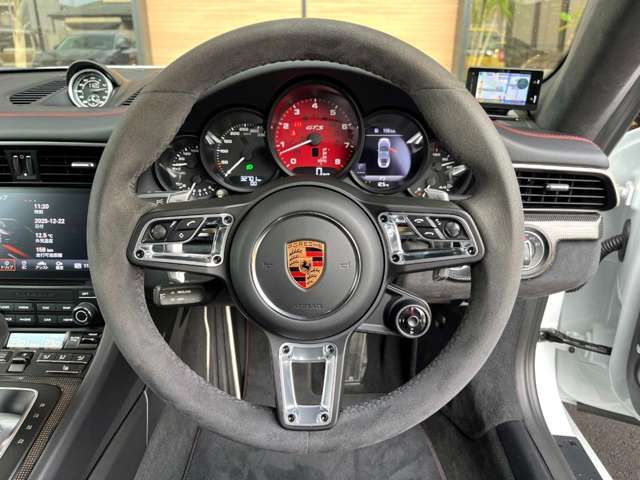 PORSCHE 911 2018 Image 31