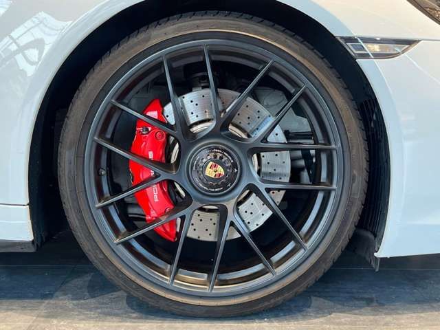 PORSCHE 911 2018 Image 31