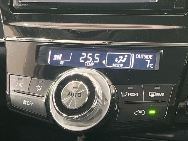 TOYOTA PRIUS ALPHA 2015 Image 31