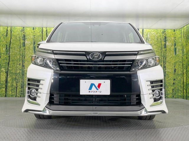 TOYOTA VOXY 2017 Image 31