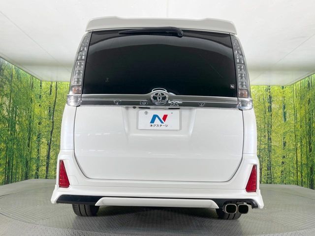 TOYOTA VOXY 2017 Image 31