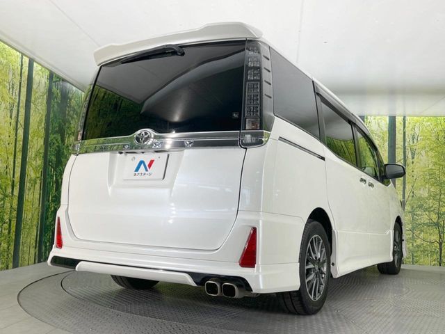 TOYOTA VOXY 2017 Image 31