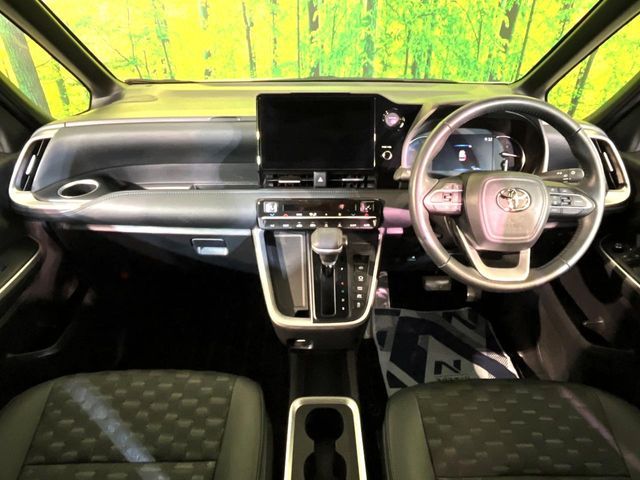 TOYOTA VOXY HYBRID 2024 Image 31