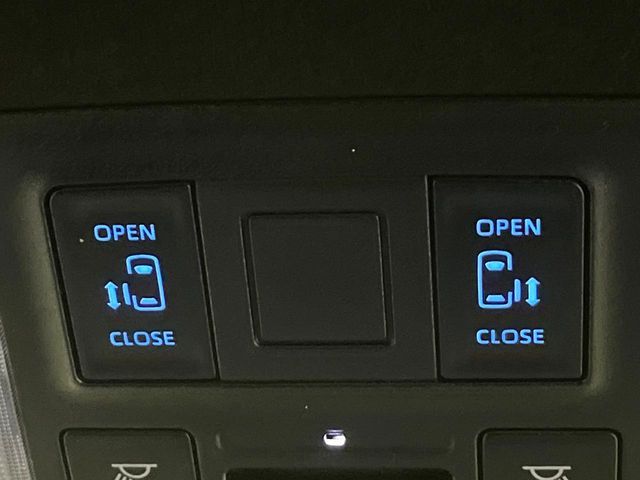 TOYOTA VOXY HYBRID 2024 Image 31