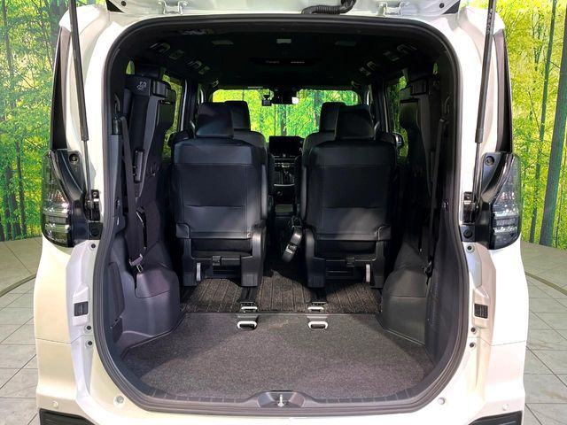 TOYOTA VOXY HYBRID 2024 Image 31