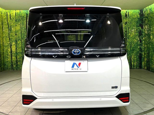 TOYOTA VOXY HYBRID 2024 Image 31