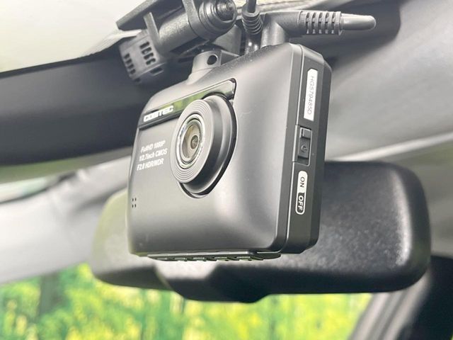 TOYOTA PRIUS 2019 Image 31