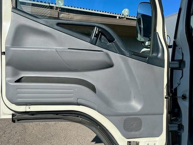 MITSUBISHI CANTER 2016 Image 31