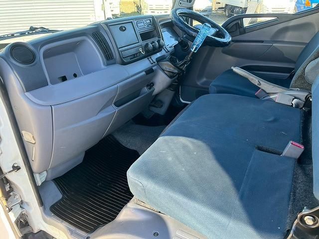 MITSUBISHI CANTER 2016 Image 31