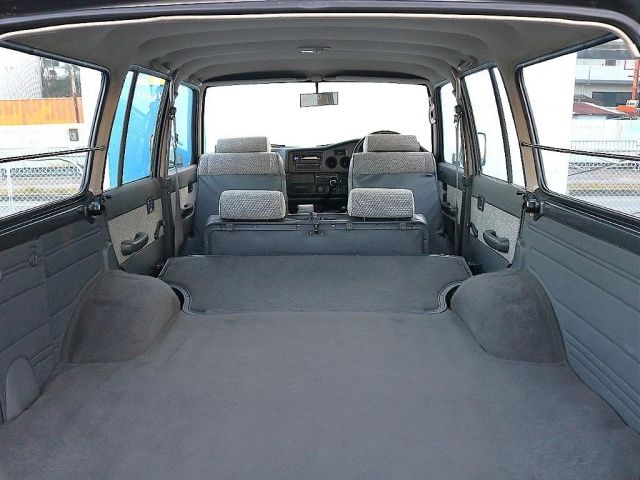 TOYOTA LANDCRUISER VAN 1989 Image 31