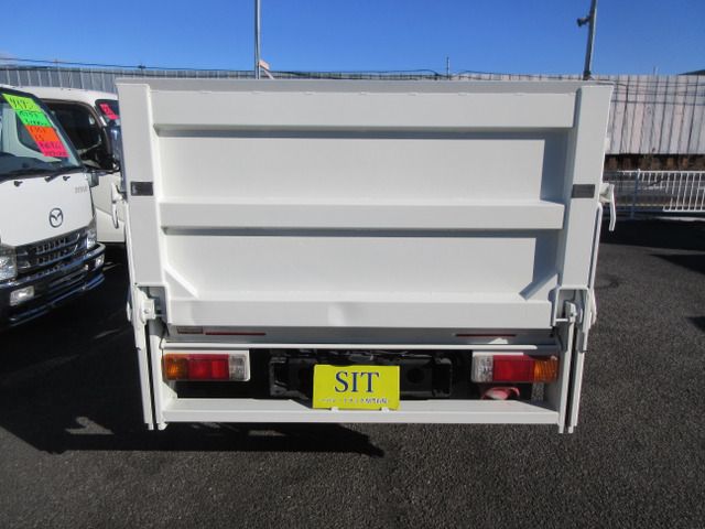 HINO DUTRO 2015 Image 31