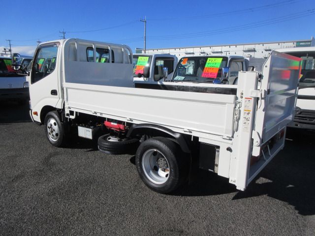 HINO DUTRO 2015 Image 31