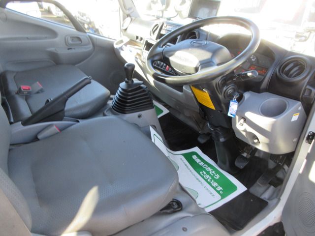 HINO DUTRO 2015 Image 31