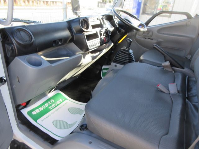 HINO DUTRO 2015 Image 31