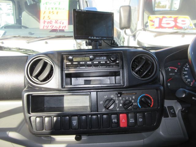 HINO DUTRO 2015 Image 31