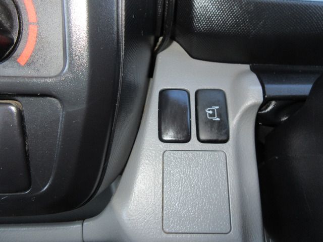 HINO DUTRO 2015 Image 31