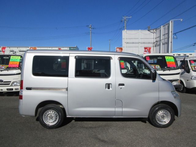 TOYOTA LITEACE VAN 2WD 2018 Image 31