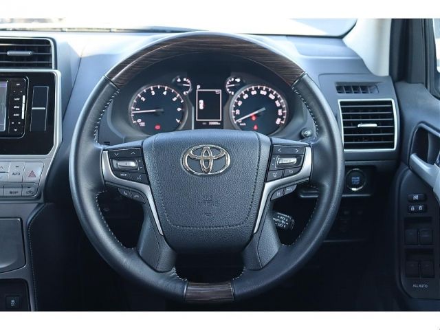TOYOTA LANDCRUISER PRADO 2023 Image 31