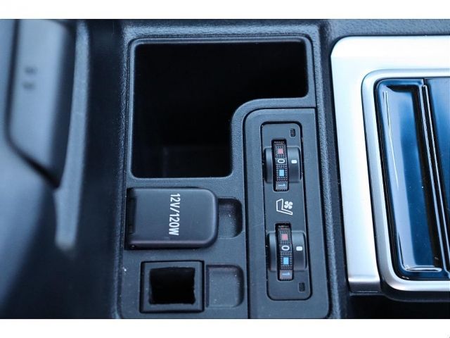 TOYOTA LANDCRUISER PRADO 2023 Image 31