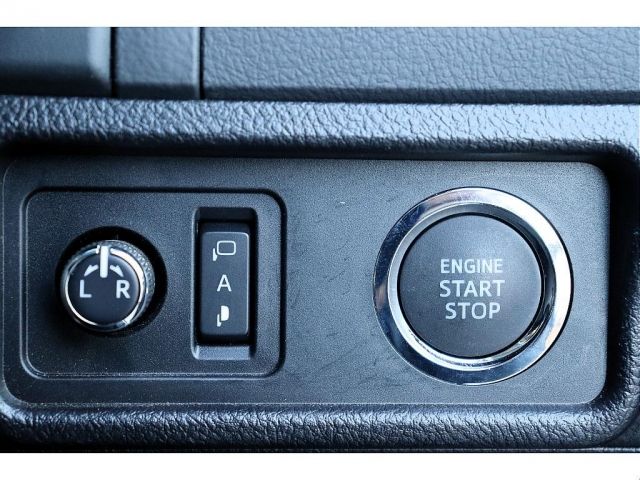 TOYOTA LANDCRUISER PRADO 2023 Image 31