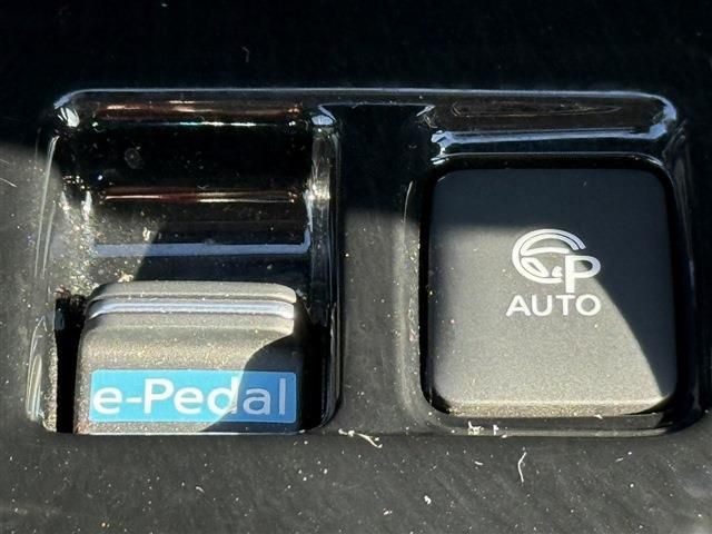 NISSAN LEAF 2017 Image 31