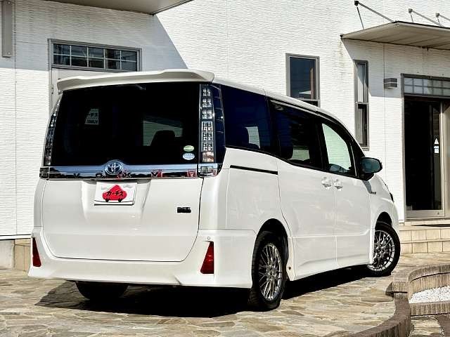 TOYOTA VOXY HYBRID 2016 Image 31