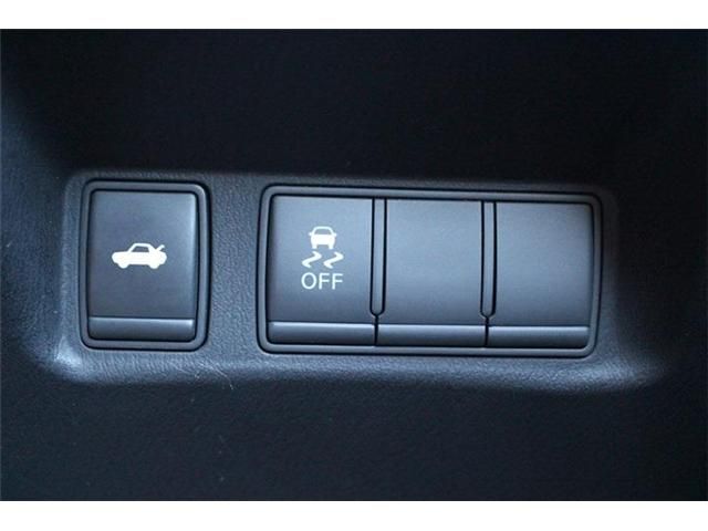 NISSAN FUGA HYBRID 2017 Image 31