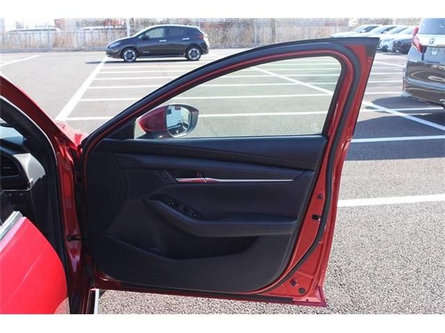 MAZDA 3 FASTBACK 2020 Image 31