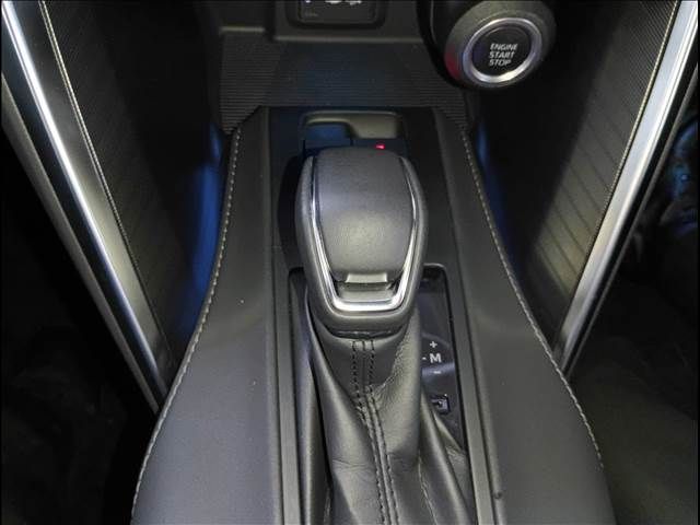 TOYOTA HARRIER 4WD 2021 Image 31