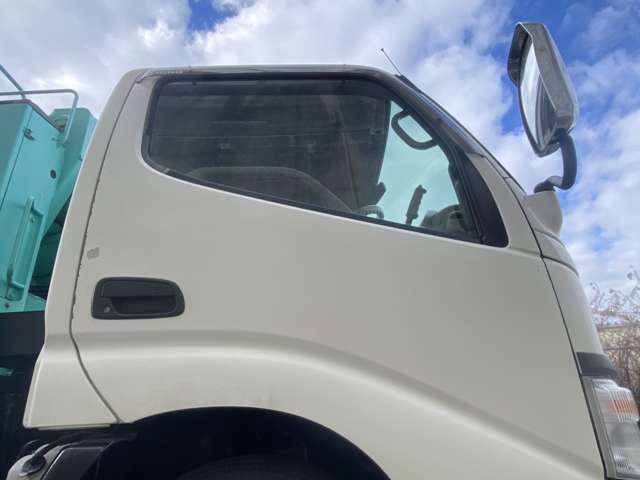 HINO DUTRO 2007 Image 31